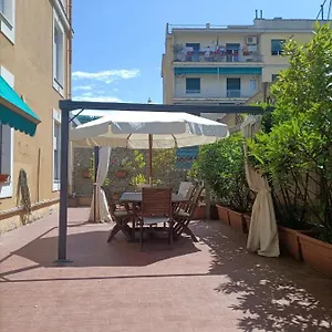 Affittacamere Lagustena, Genova